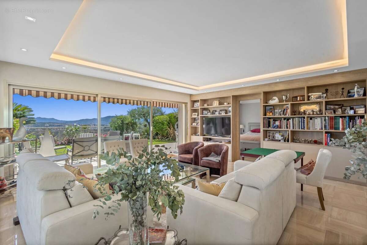 Appartement à LE CANNET