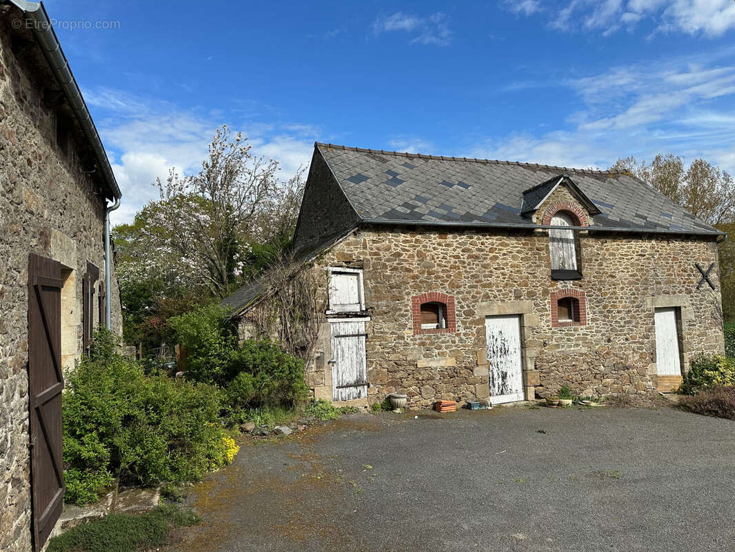 Maison à SAINT-LORMEL
