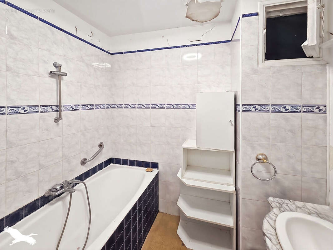 Appartement à MARSEILLE-5E