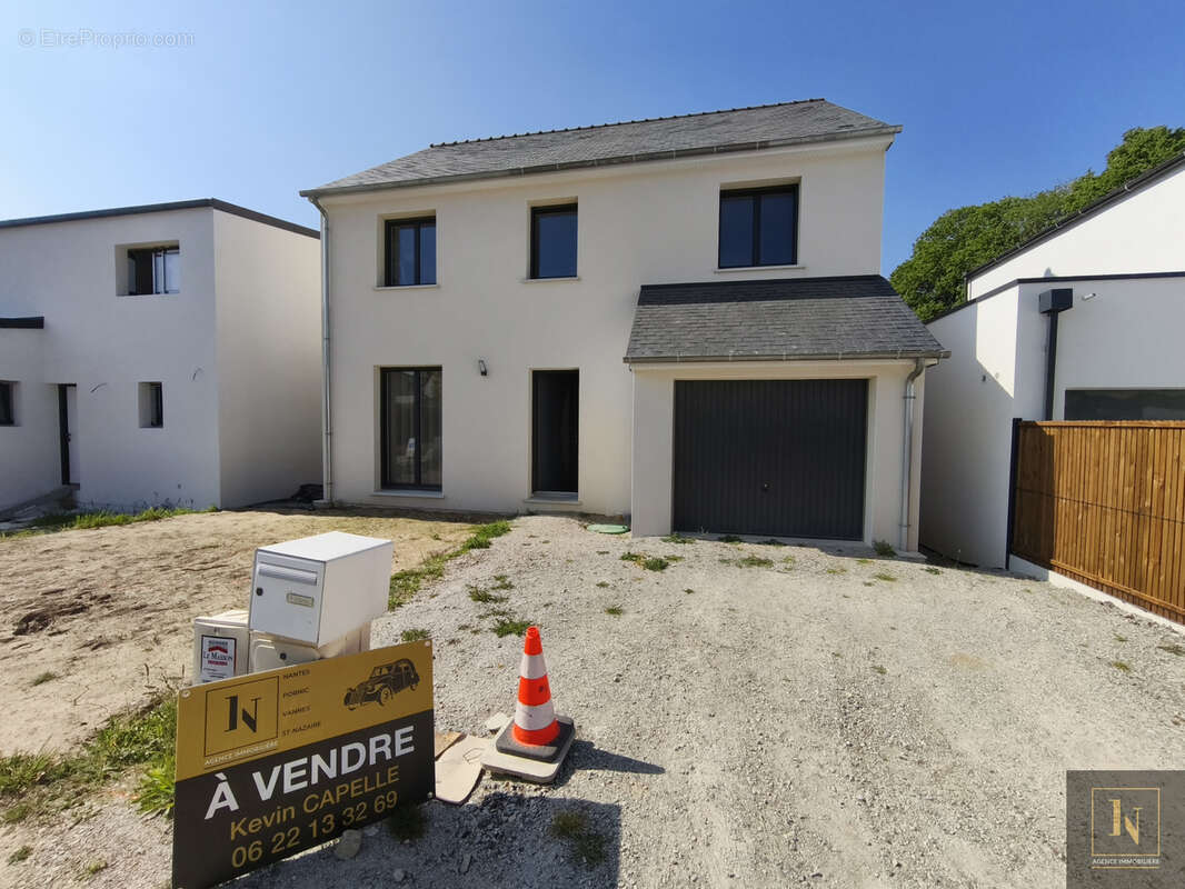 Maison à LOCQUELTAS