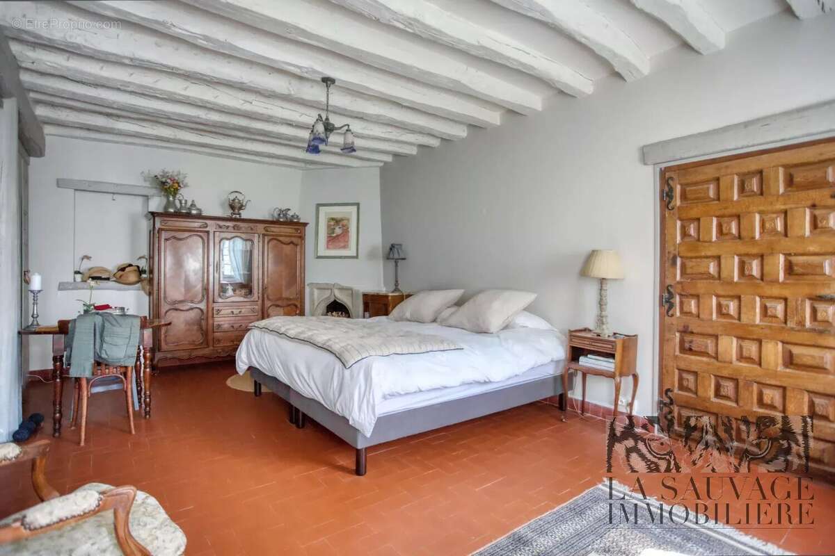 Appartement à LES MESNULS