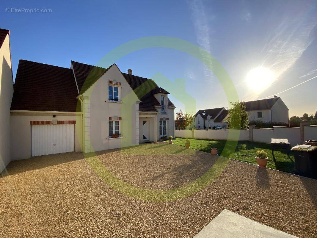 Maison à GRANDFRESNOY