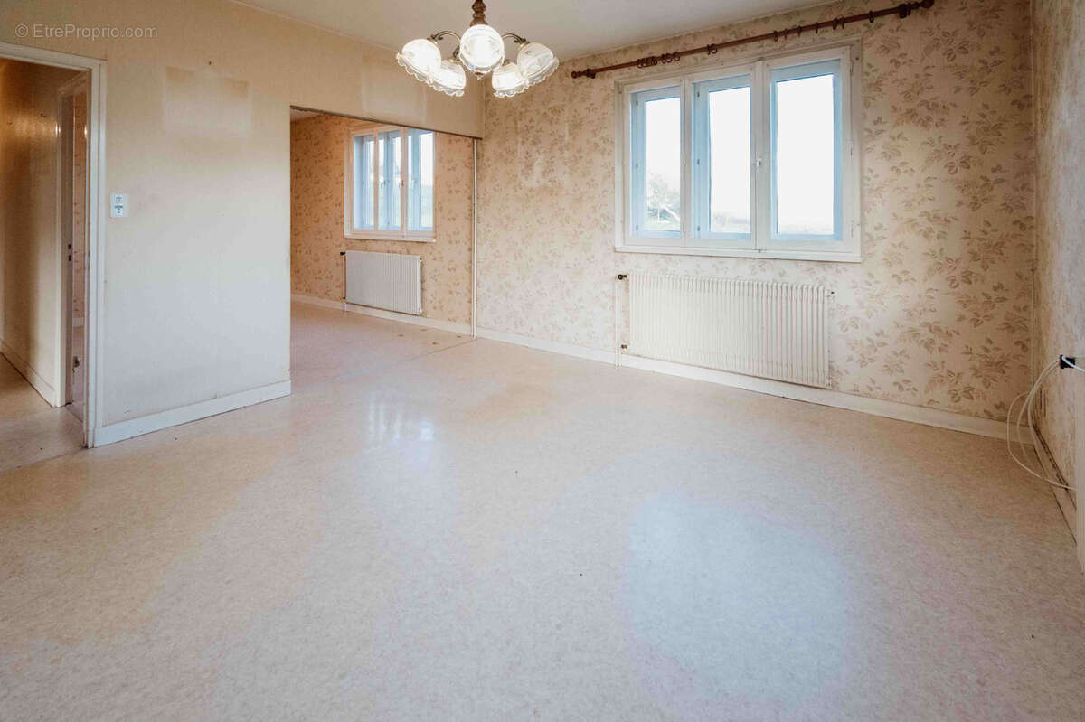 Maison à LA LONGEVILLE