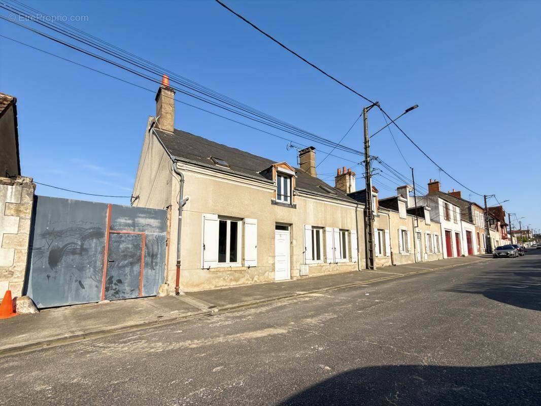 Maison à SAINT-JEAN-DE-BRAYE