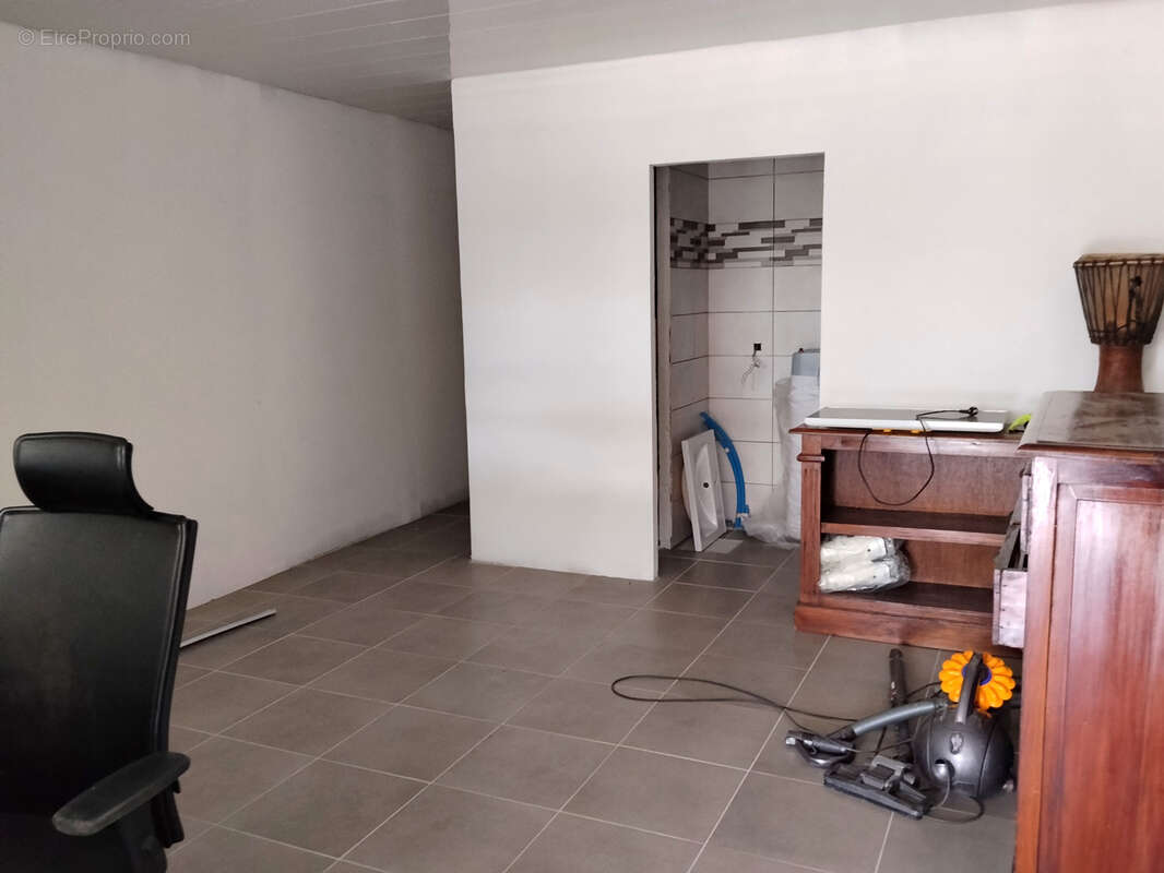 Espace professionnel avec ateliers et bureau, accès facile ! - photo 2