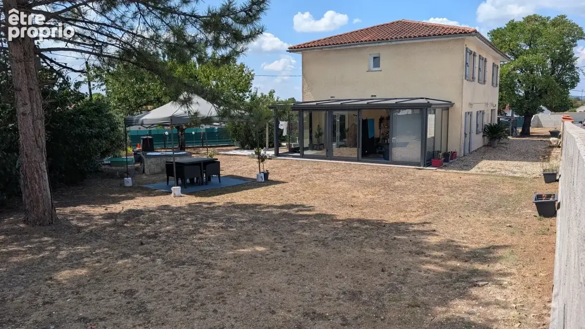 Châteaubernard – maison familiale de 174 m² – 5 chambres – terrain 950 m² – véranda chauffée – dpe c - photo 2