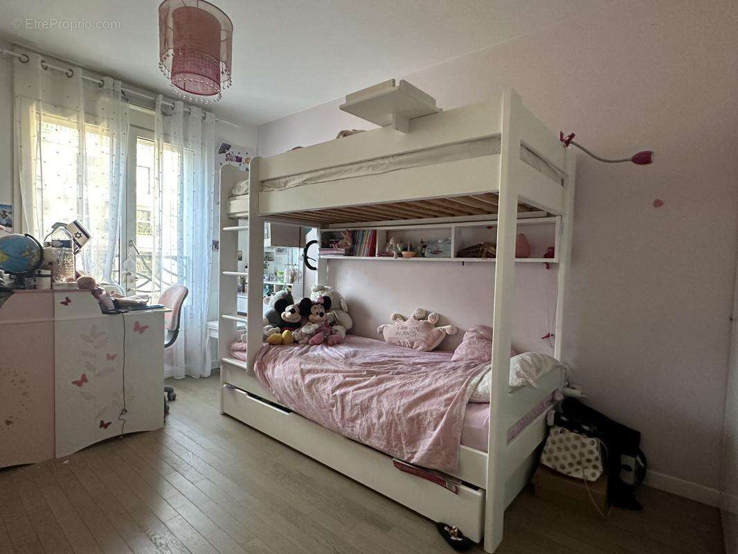 Appartement à LEVALLOIS-PERRET