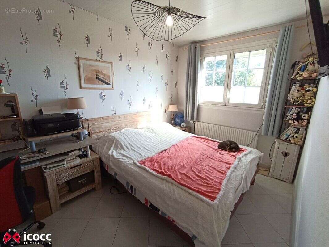 Maison à CHATEAU-GUIBERT