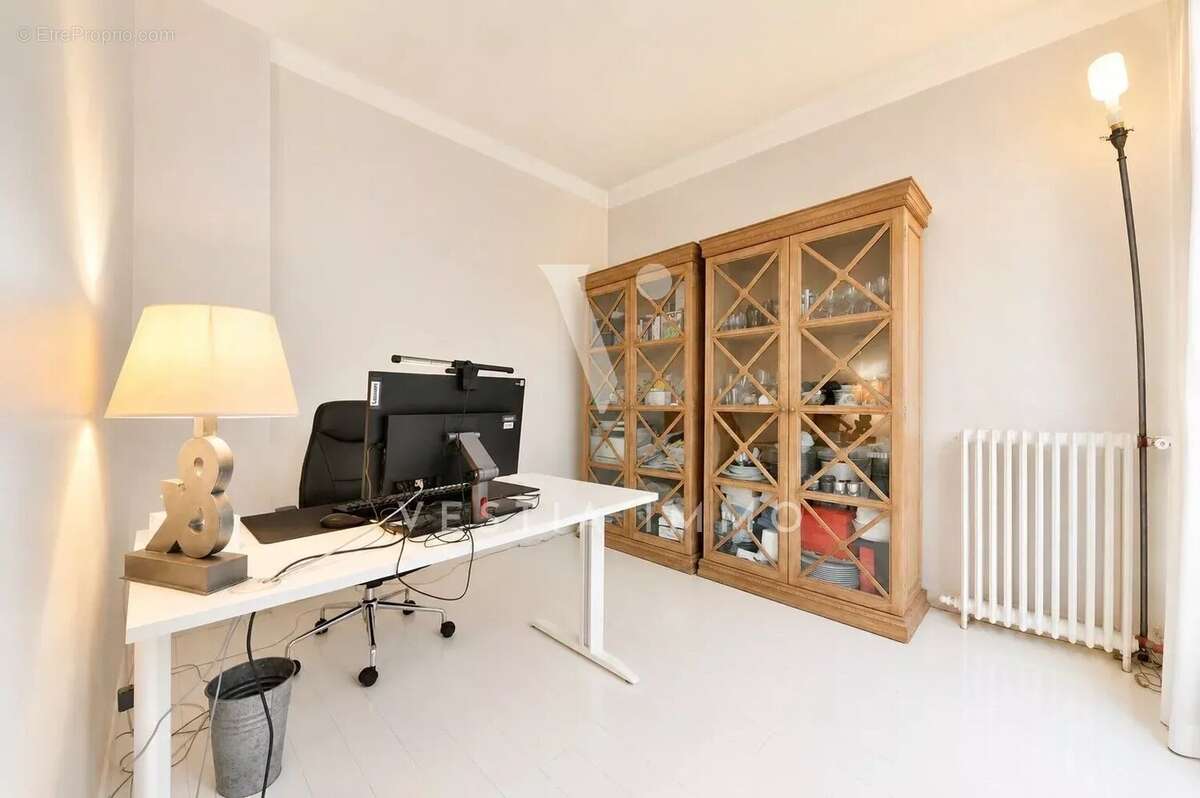 Appartement à LA GARENNE-COLOMBES
