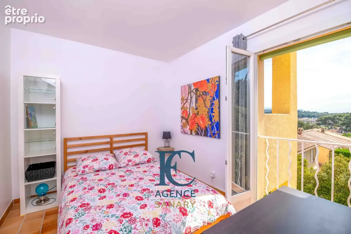 Sanary-sur-Mer, appartement T3, au cœur de la pinède avec garage - photo 3