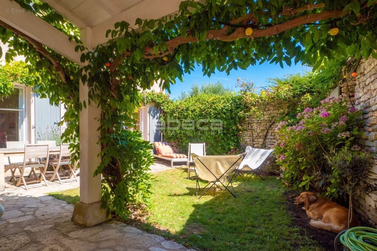 Maison à LES PORTES-EN-RE