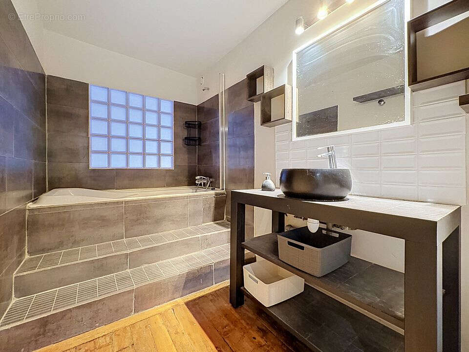 Nancy hyper-centre   90 m2   rue stanislas   appartement de caractère - photo 5