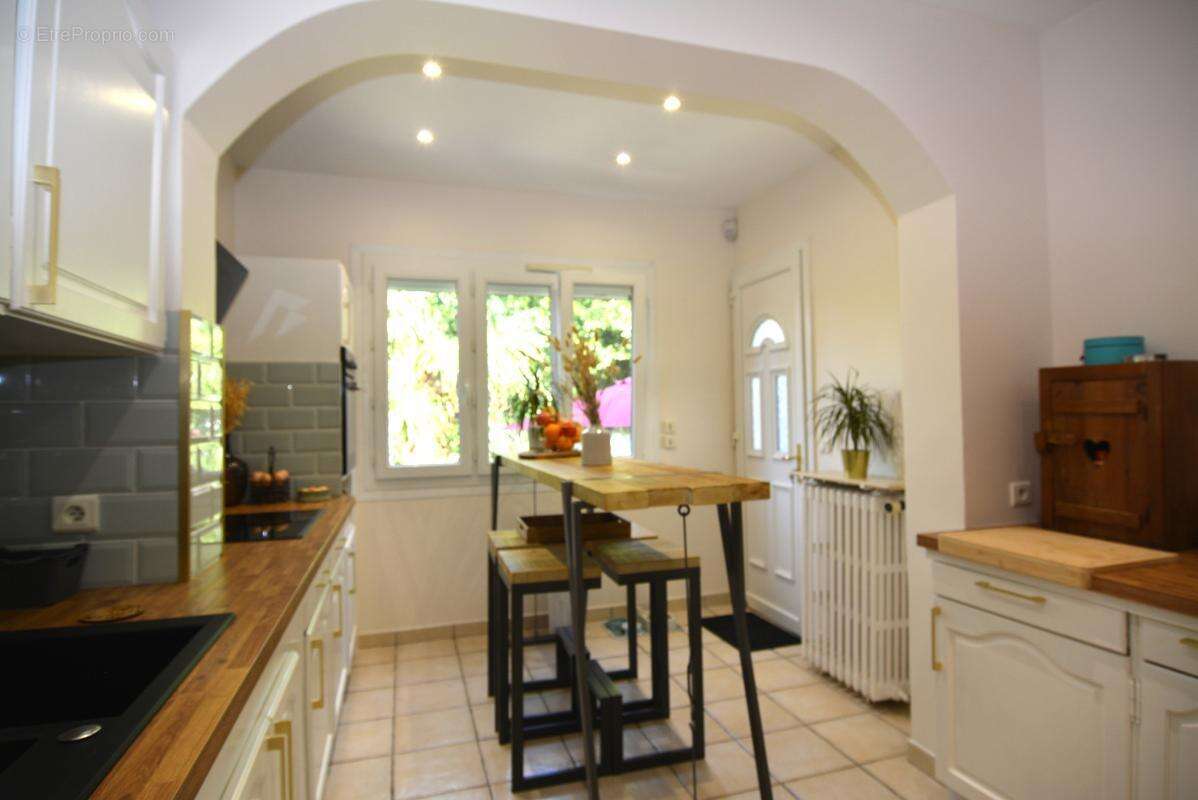 Maison à VILLENEUVE-LE-ROI