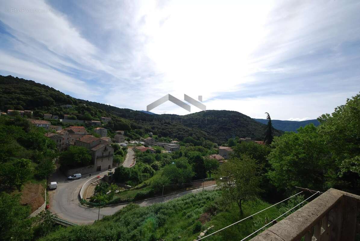 Appartement à LEVIE