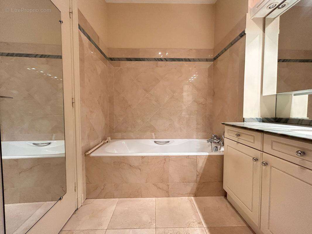 Appartement à LYON-6E