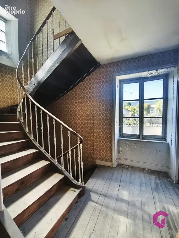 SPECIAL INVESTISSEURS ! Immeuble  composé de deux appartements à rénover et un local commercial avec locataire - photo 8