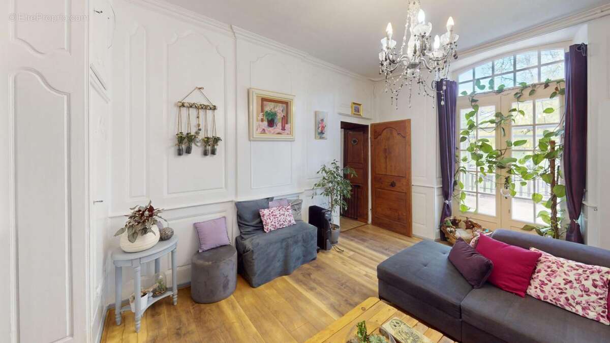 Maison à OYE-ET-PALLET