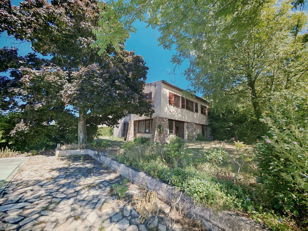 Maison à VEYRE-MONTON