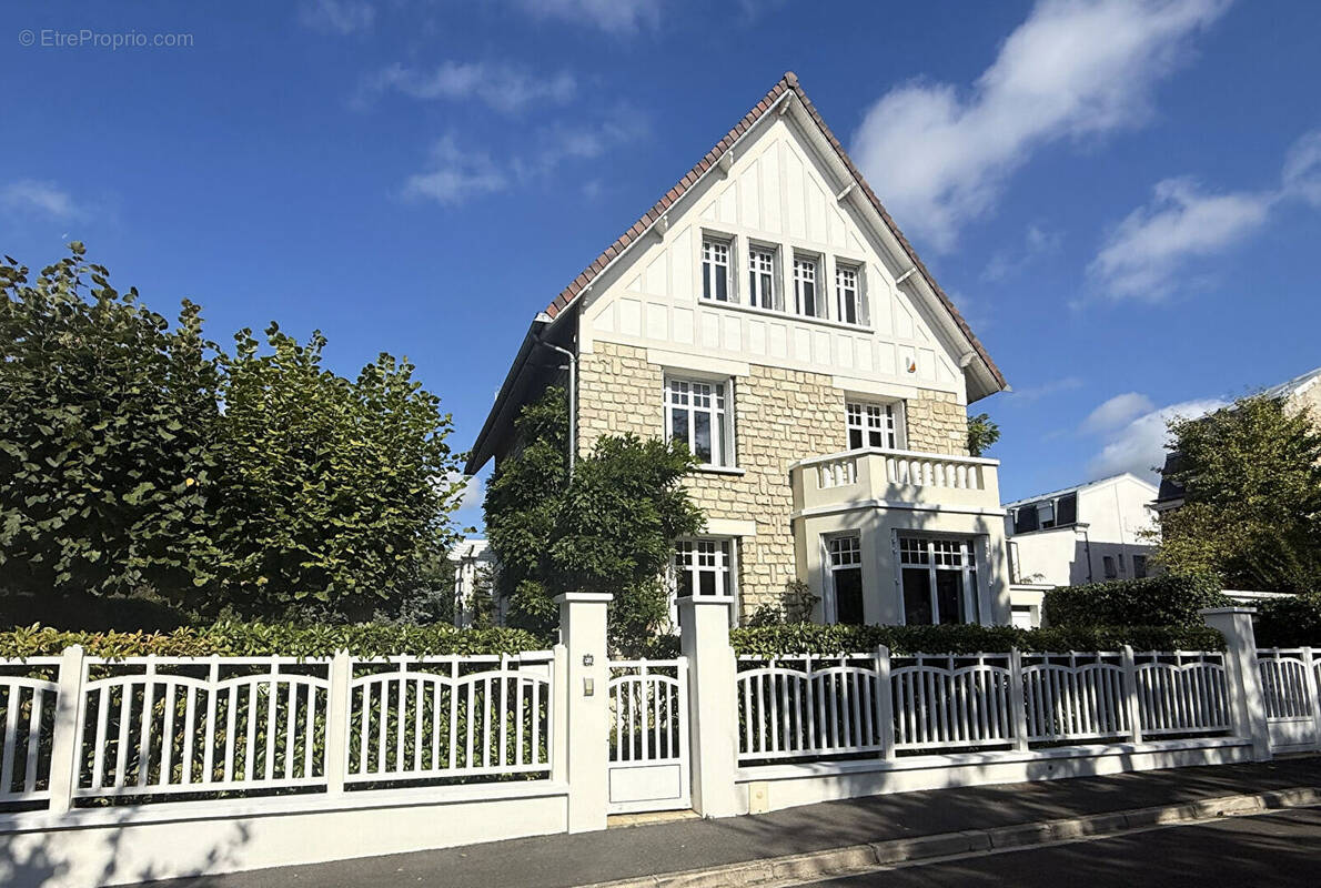 Maison à ENGHIEN-LES-BAINS