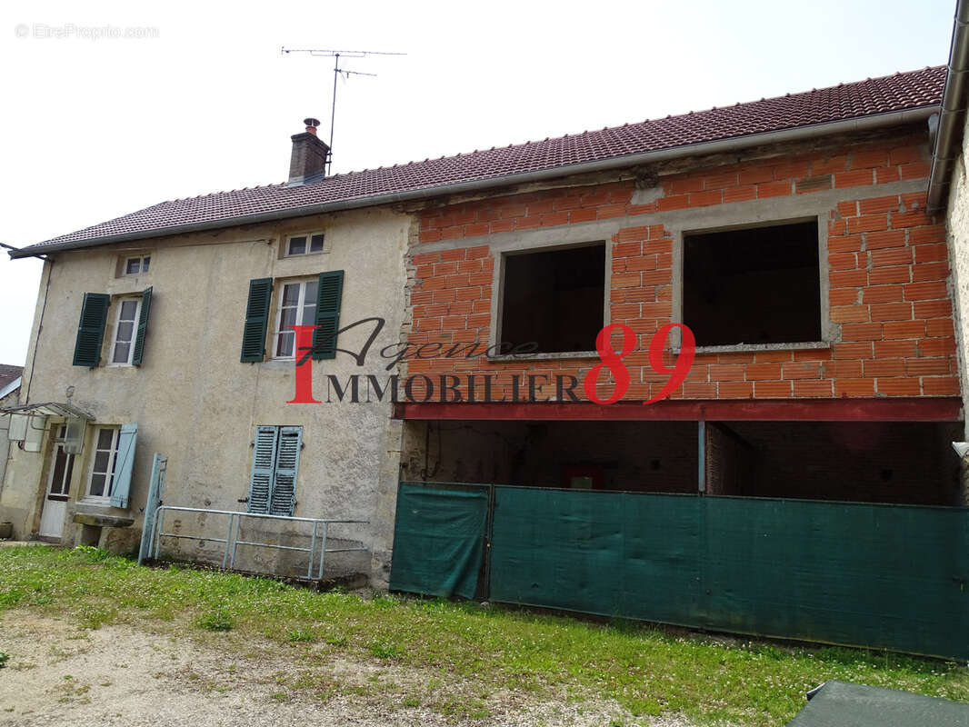 Maison à MONTIGNY-SUR-AUBE