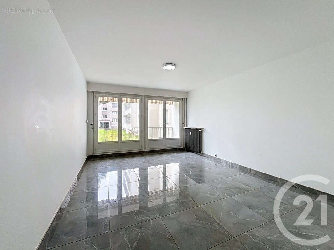 Appartement à PONT-EVEQUE