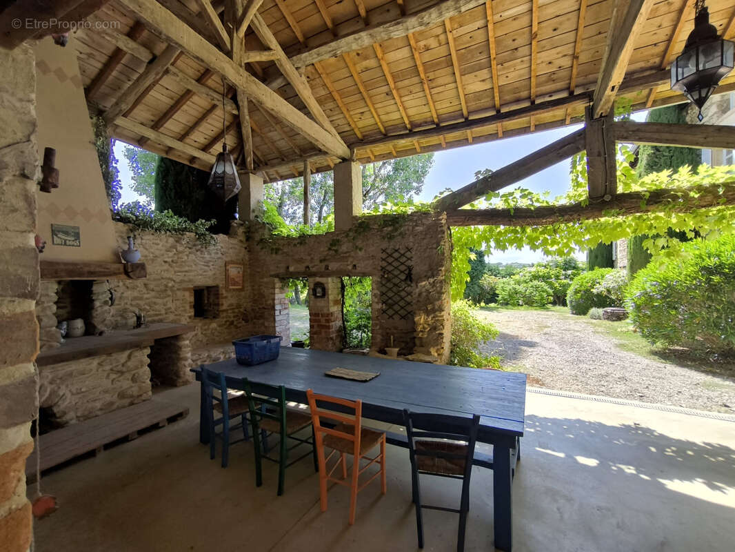 Drome des collines. bien d'exception. restaure en totalite sur 220m2. parc arbore 5000m2. piscine . dependance - photo 6