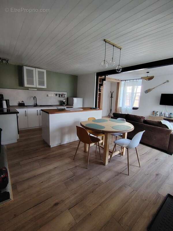 Maison 62 m² à Savigny-Le-Vieux  - photo 2