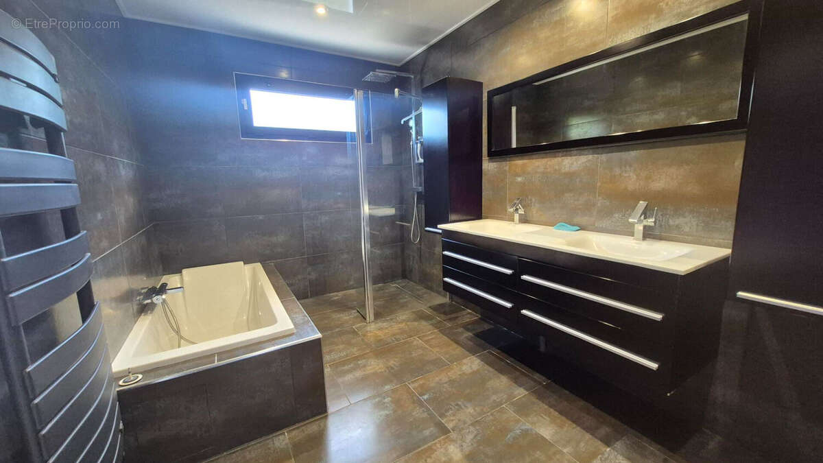Maison à vendre - Proche Montivilliers - Maison d'architecte - 4 chambres - Jacuzzi - Garage - Jardin - photo 6