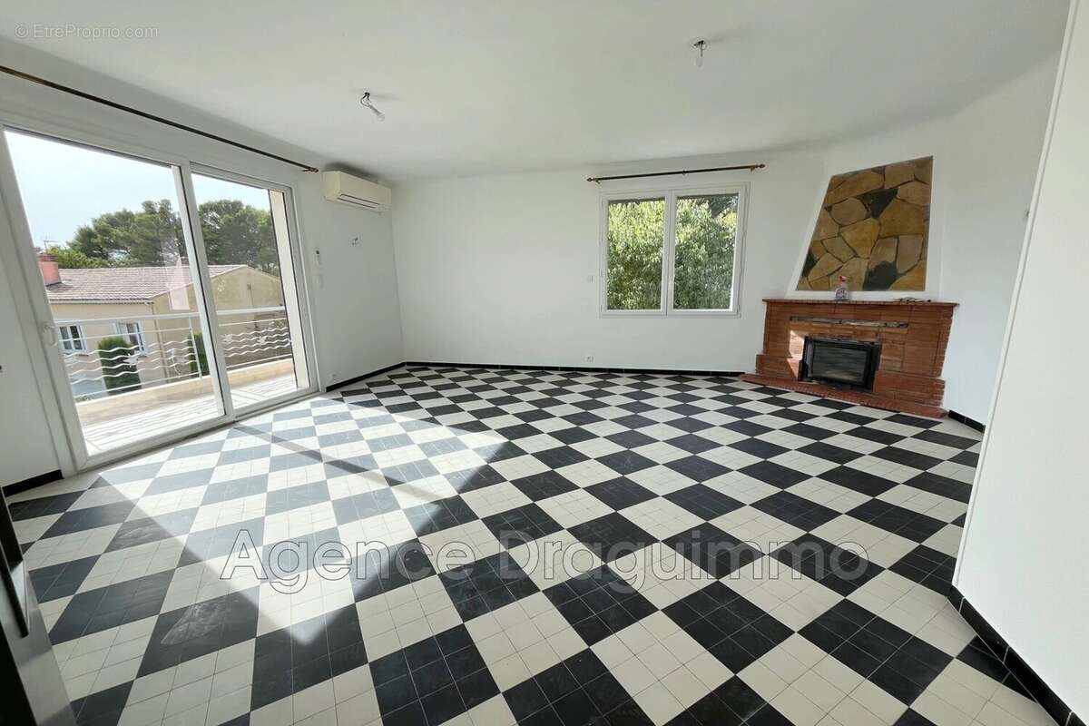 Appartement à DRAGUIGNAN