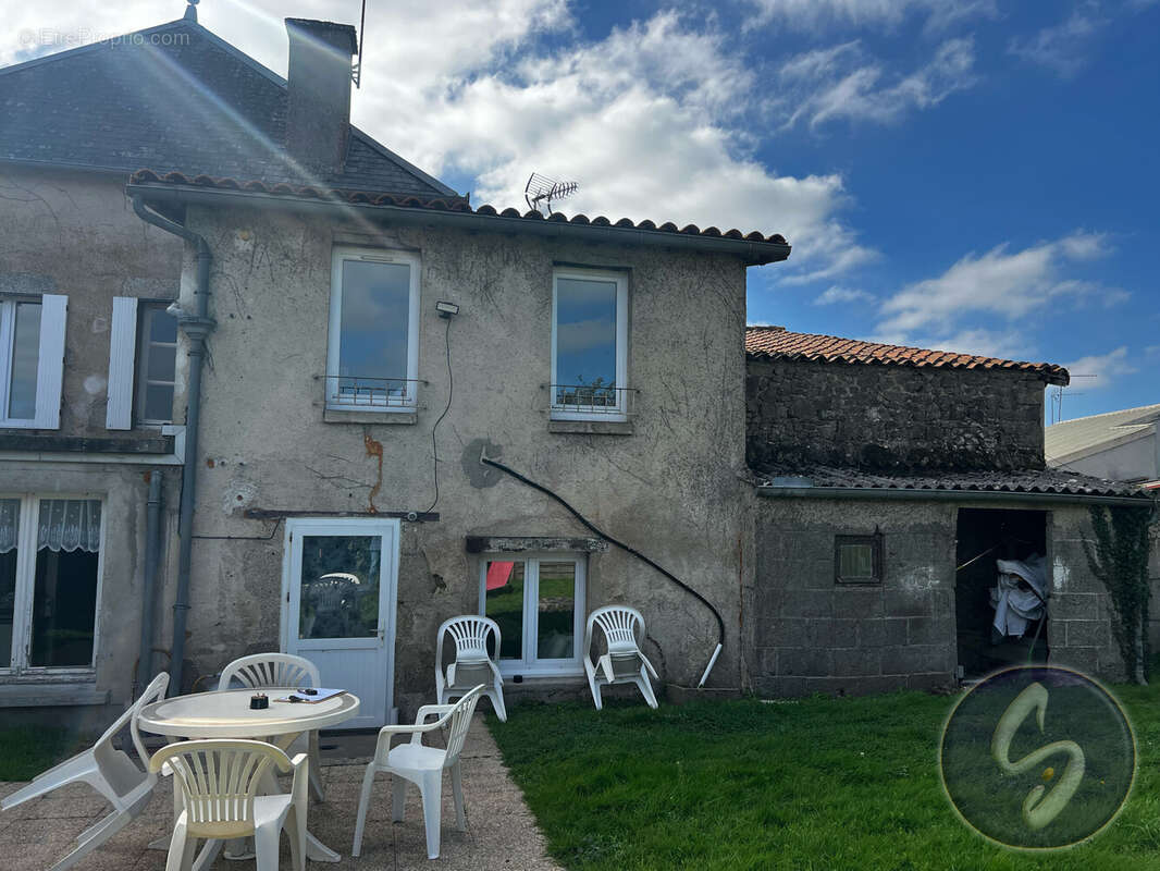 Commerce à SAINT-AUBIN-LE-CLOUD