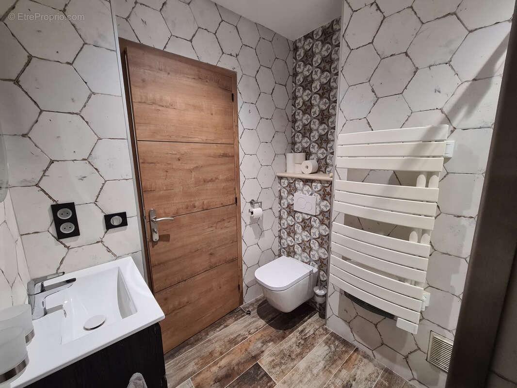 Appartement à GREOLIERES