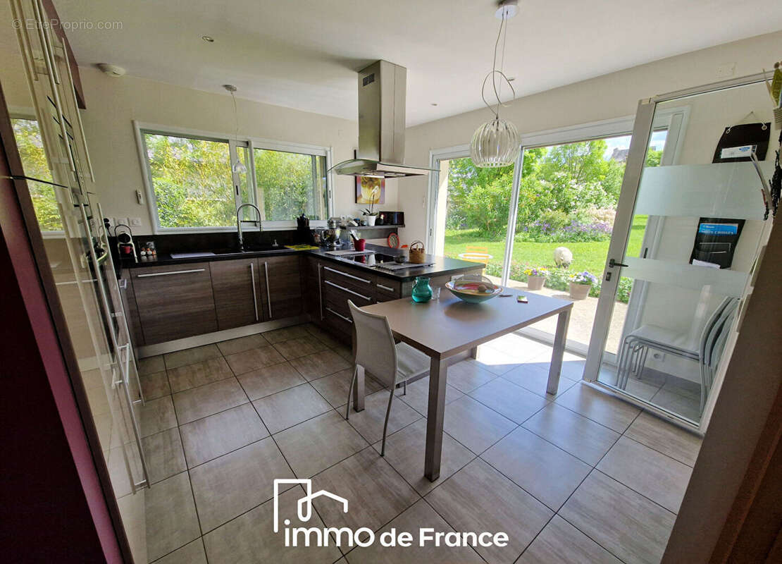 Maison à SALLES-LA-SOURCE