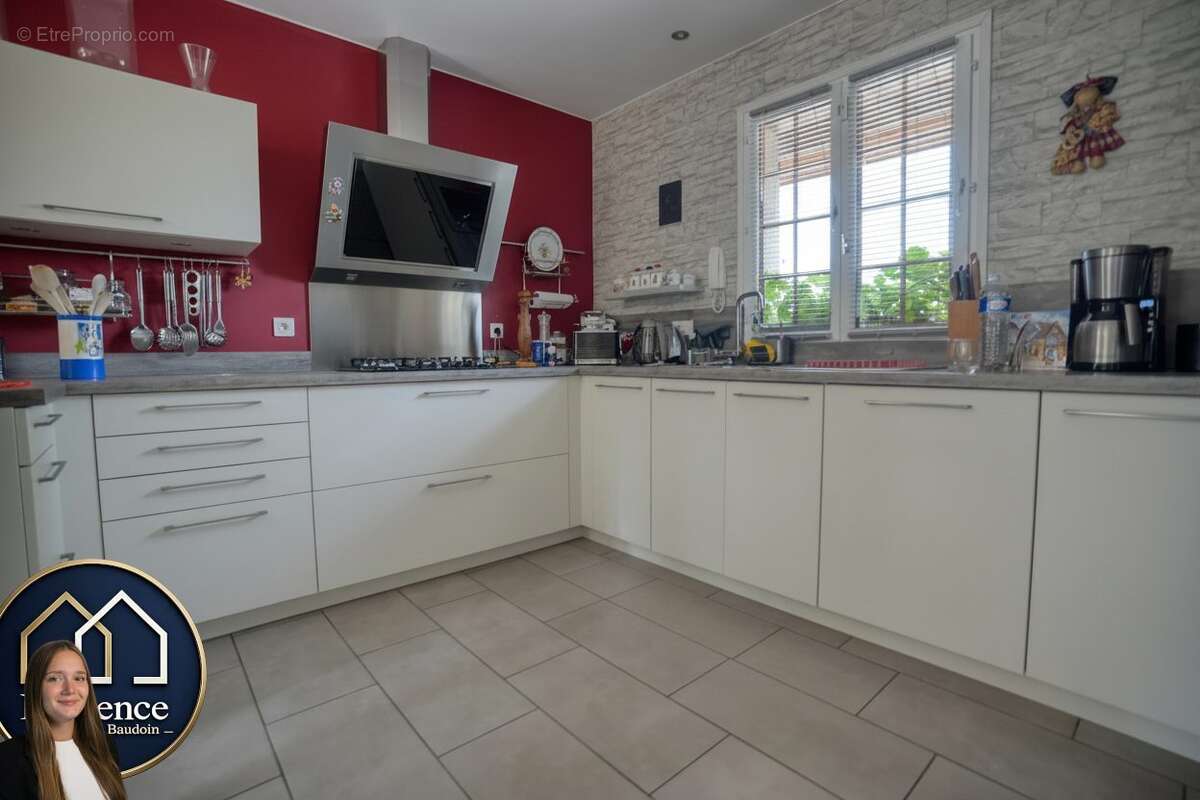 Maison 141 m² à Tremblay-Les-Villages  - photo 2
