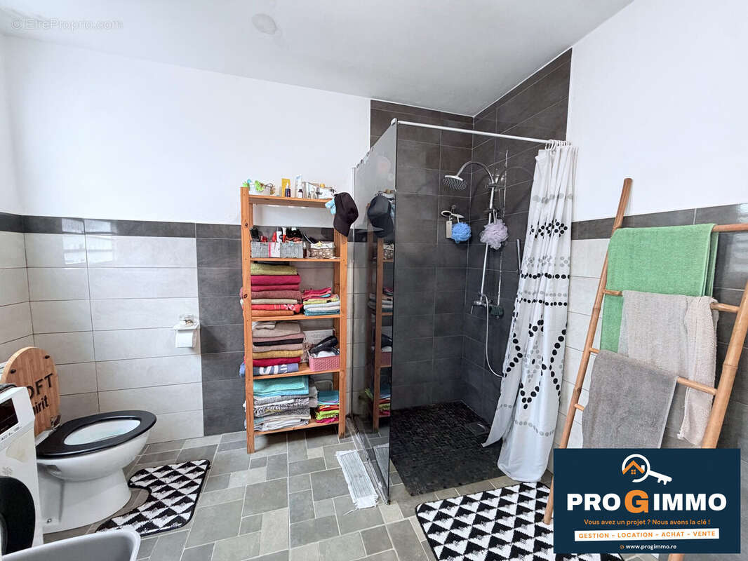 Maison 108 m² à Saint-Pierre  - photo 5