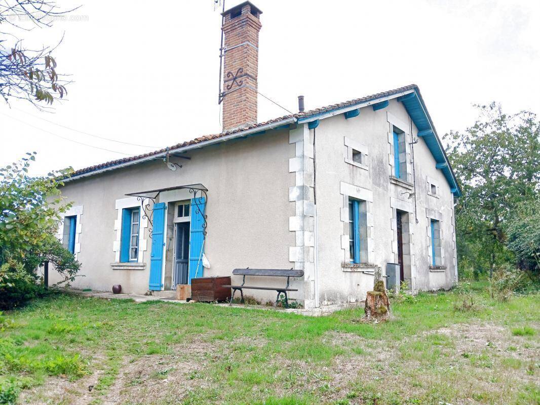 Maison à PIEGUT-PLUVIERS