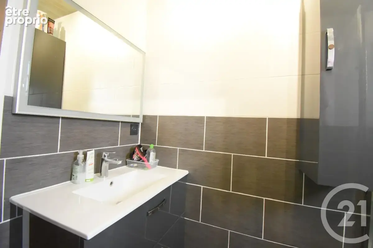 Maison 4 pièces 111 m² à vendre à Saint-Germain-Des-Fosses (03260) - photo 4