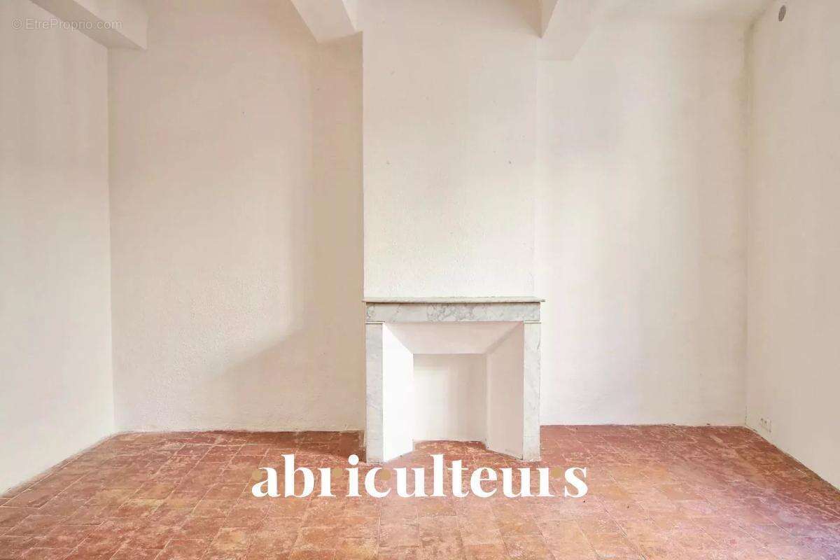 Appartement à ROGNES