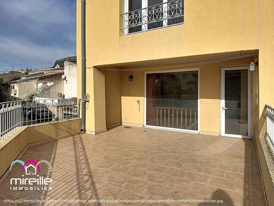 Maison à JONQUIERES-SAINT-VINCENT