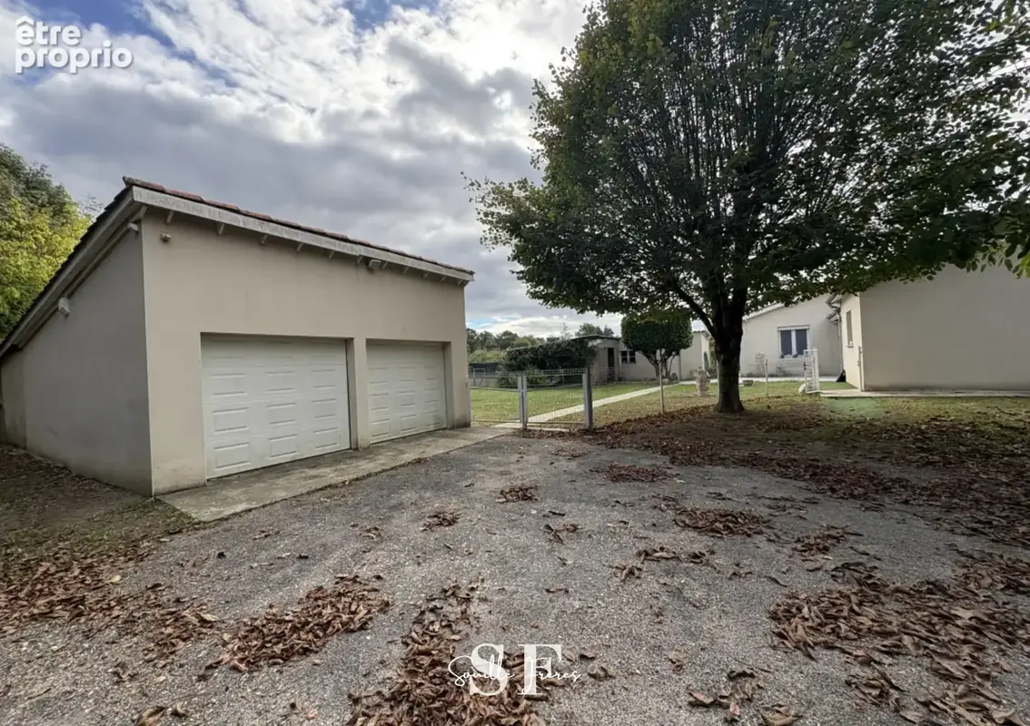 Brax - villa de plain pied avec double garage - dependance - terrain clos. - photo 9