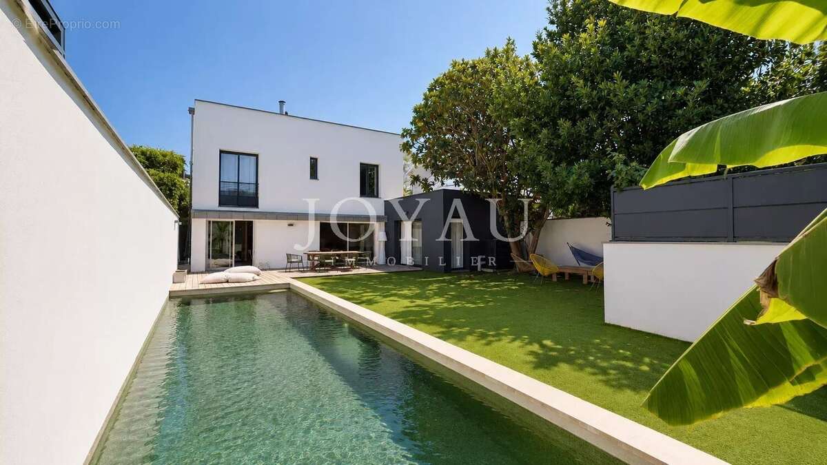 Maison familiale avec piscine - Quartier Côte Pavée - photo 2