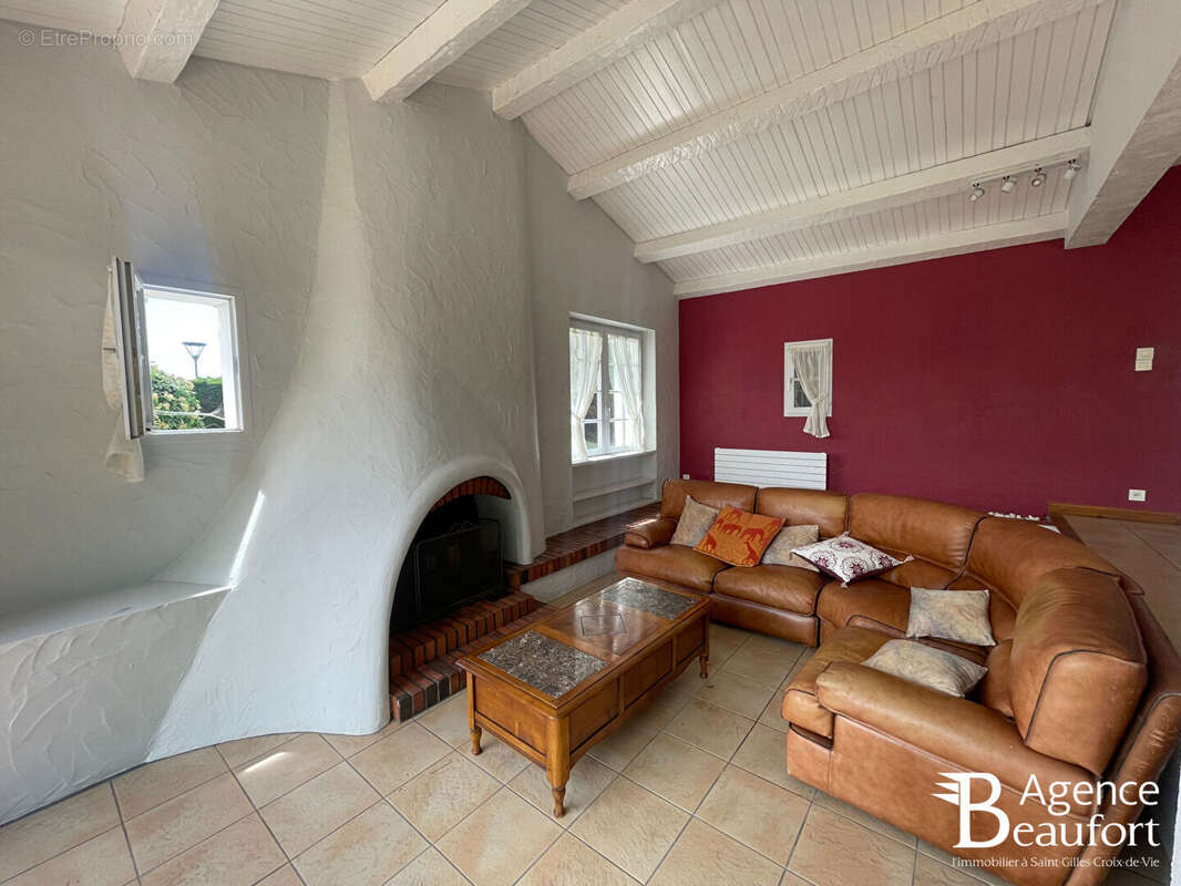 Maison La Chaize Giraud - photo 5