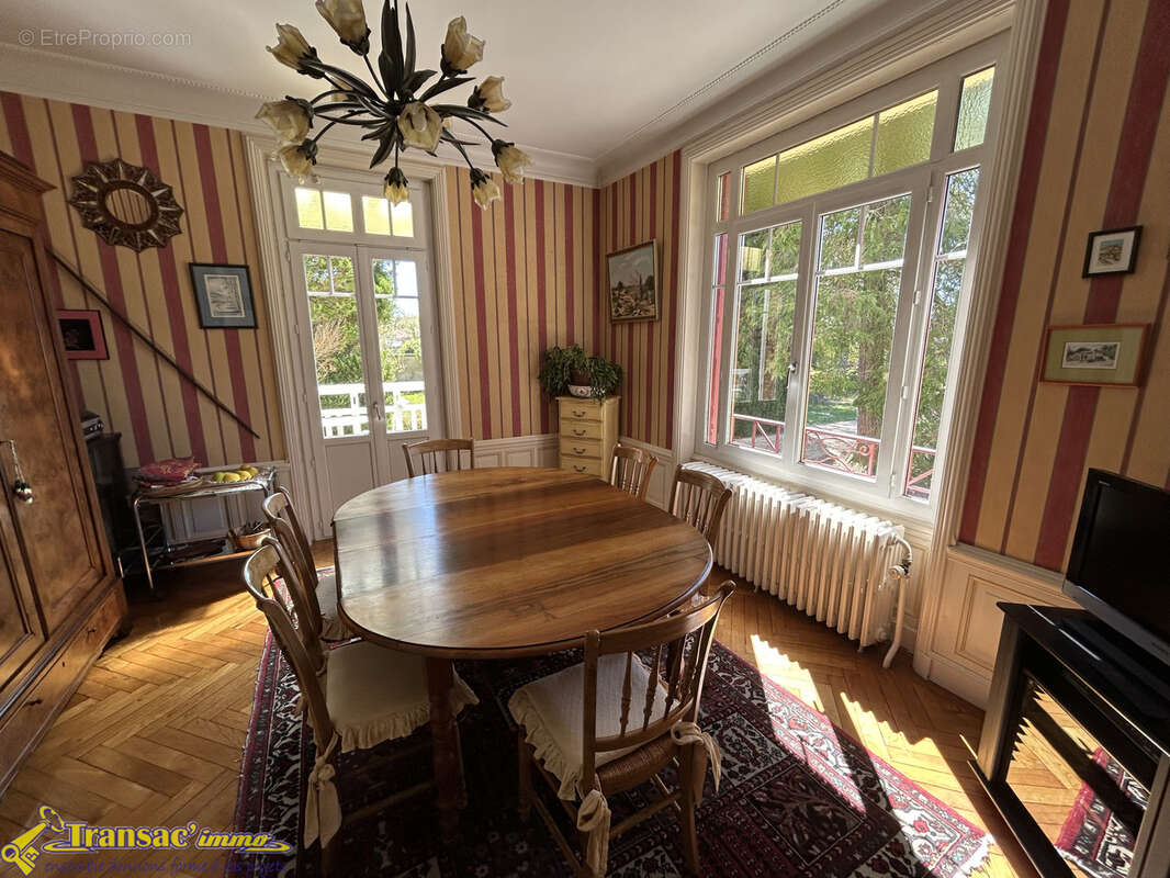 Maison à PUY-GUILLAUME