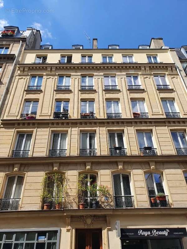 Appartement à PARIS-18E