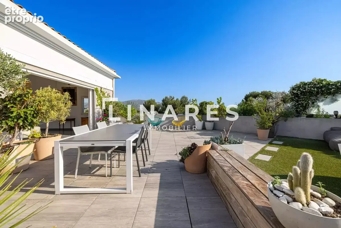 UNE VILLA SUR LE TOIT - Appartement duplex 145m2 - Terrasse ciel ouvert 100m2 - 13012 SAINT JULIEN - photo 3