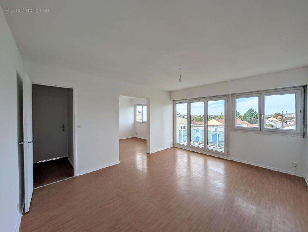 Appartement à COGNAC