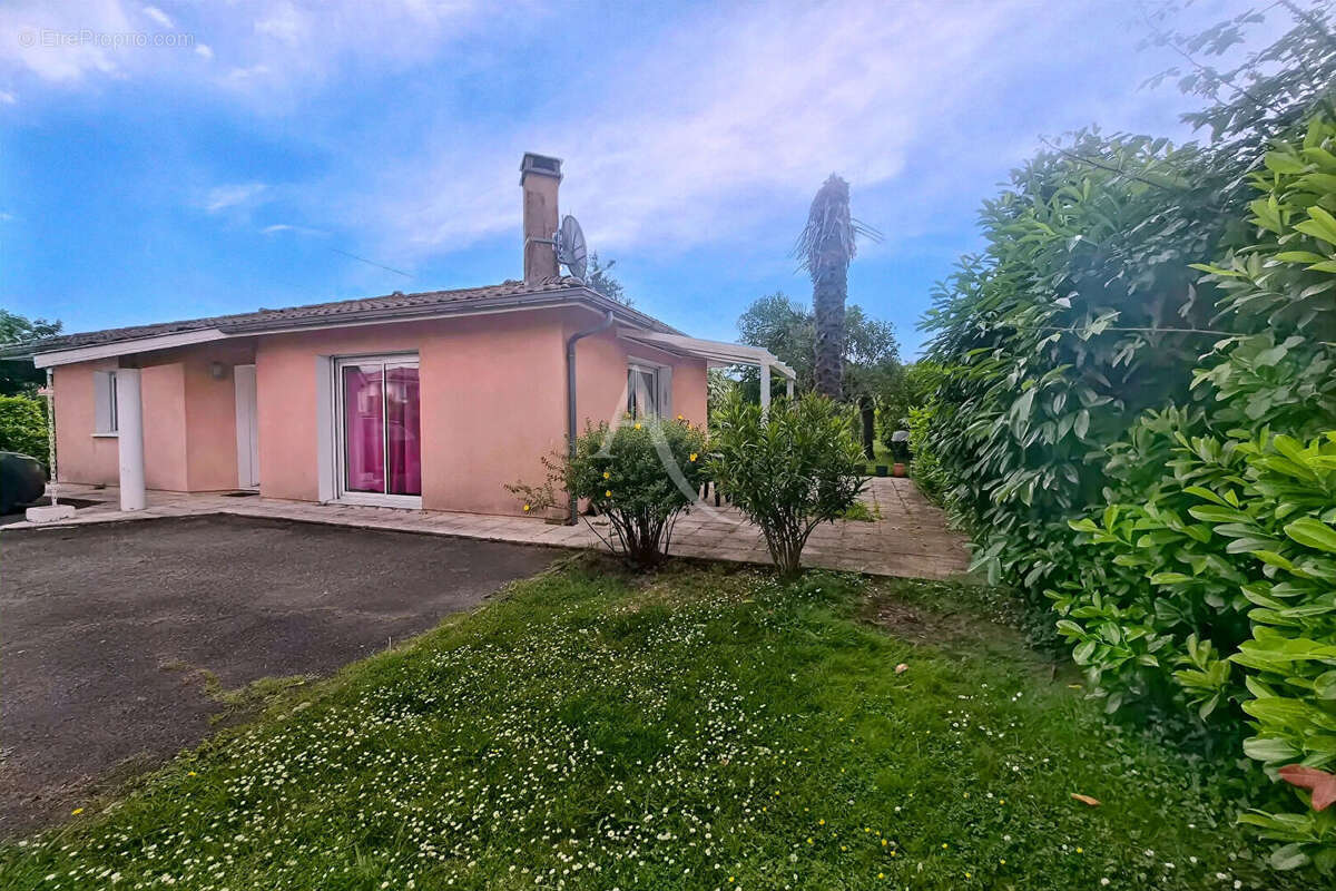Maison à VILLENEUVE-DE-MARSAN