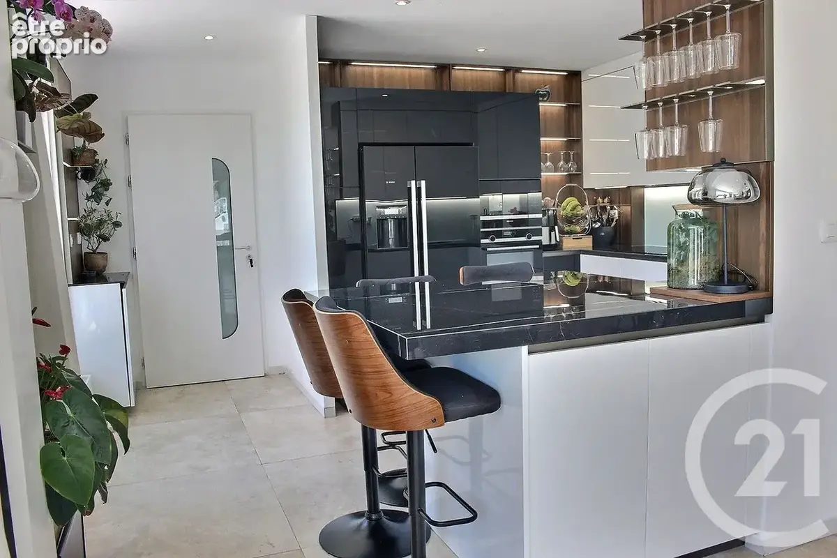 Maison 9 pièces 214 m² à vendre à Roquefort-Les-Pins (06330) - photo 2