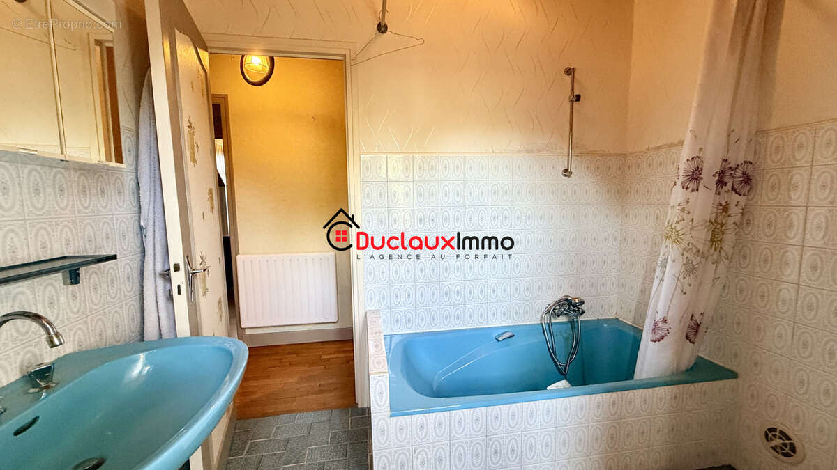Maison avec vue panoramique - 103 m2 - Terrain de 3 200 m2 - Junhac - photo 12