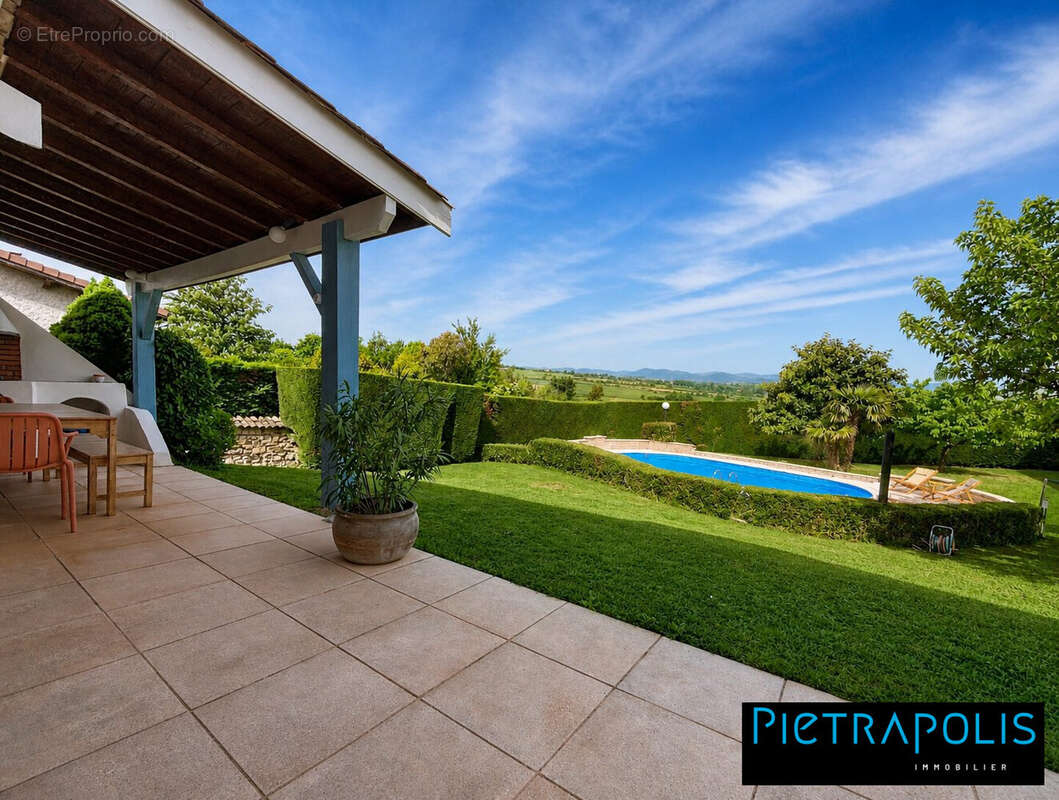 Maison 126 m² à Taluyers  - photo 2