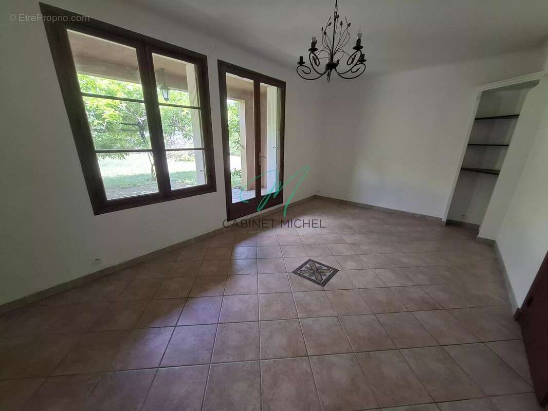 Maison à ROQUEFORT-LES-PINS